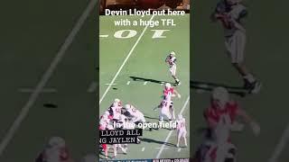 Huge open field tackle by Devin Lloyd