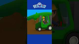 Florences forklift needs a lift #shorts #carlscarwash #vehicles #kidsvideo #kidscartoon