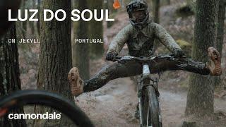 Luz do Soul in Portugal  Ella Conolly & Kera Linn  Cannondale Jekyll​