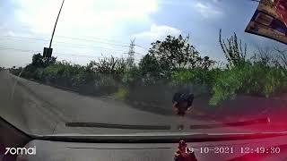 Car Accident on Yamuna Expressway