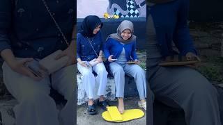 Kakanya lucu banget sendalnya ditukar sendal raksaksa #viral #funny #shorts #short #lucu #trending