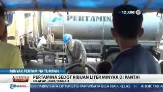 Pertamina Bersihkan Tumpahan Minyak di Laut