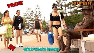 #Cowboy_prank in Gold coast. super funny reactions. lelucon statue prank. luco patun