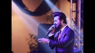 Din Dhal Jaye + Kya Hua Tera Wada - Atif Aslam Live at The Wedding in Lahore.