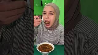 Pertama Kali Coba Bakso Ini#kulinerbandung #bakso #baksobandung #shorts