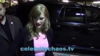 Jessica Chastain helps fan get Anne Hathaways Autograph