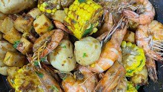 HOW TO COOK SHRIMPS AND CRAB BALLS IN CAJUN BUTTER SAUCE?