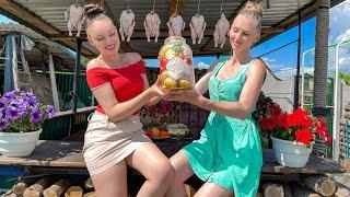 Delicious Chicken in a Glass Jar as an Experiment with Taste A New Look at Cooking