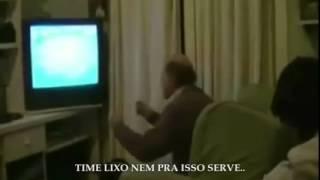 ESSE SOU EUESSE É VOCÊ ASSISTINDO UMA PARTIDA DE FUTEBOL