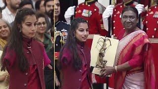 Sheetal Devi Received Arjuna Award 2023 From President Droupadi Murmu  Para Archery