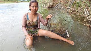 fishing video-Girl fishing in the river