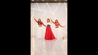 Yeh Ishq Haye  Jab We Met  Semi Classical Dance Cover  Sneha Kapoor Gothi
