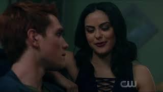 Riverdale episode 1.10 Veronica and Archies second kiss