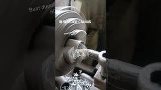 bubut buat dudukan bearing 6002..wajib presisi