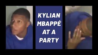 Kylian Mbappé à une fête 