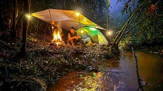 Solo Camping Pinggir Sungai  Dihadang Hujan Deras
