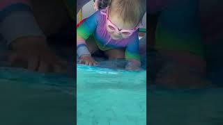 How To Teach A Toddler To Swim #toddler #swimming  #pool #learntoswim #swimminglessons #swim