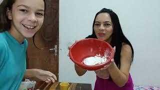 primeiro dia de férias  fazendo massinha com goma de tapioca