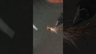 Joe’s mini crayfish jig at high speed. Go check out the full tutorial #flytying #crayfish