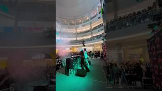 YOO WE DID IT AGAIN MALL OF AMERICA POP UP GOING ABSOLUTELY BATBONK CRAZY #mallofamerica #marshmello