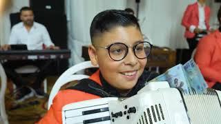 Copilul Yanis Talent uimeste prin talentul lui la numai 3 luni de cantat la acordeon