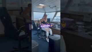 Kapitän ‍️ zur See - Frau Secret mit den Patenten A B C und der #kapitän #kapitänzursee #penny