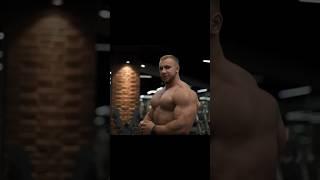 Russian bodybuilder Vitaliy Ugolnikov - Big biceps #bodybuilder #bodybuilding #pecs