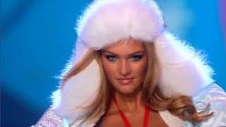 Candice Swanepoel on the Victorias Secret Fashion Show Runway 2007