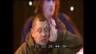 Happy Mondays - Step On Shaun and Bez fighting live MEN Arena 2008