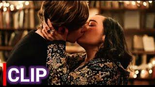 Dash & Lily  Kiss Scene