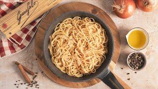 Spaghetti con cebolla y anchoas a la veneta