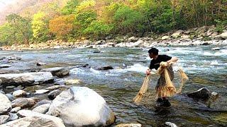 First time fishing with cast net Cast net fishing at Tizu riverJungle Infinity with Chimong