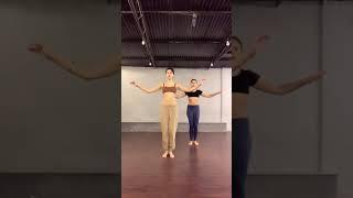 Shanaya Kapoor Belly Dancing