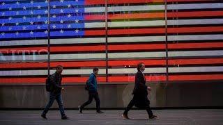 US Economic Growth Slows to 1.6% Below All Forecasts