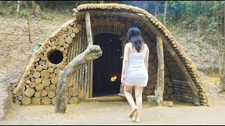 Full Video The Girl in the Hobbit House - Ambush Wild Boars Big Sharp Trap Attack Wild Boar...