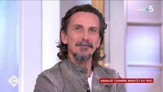 Arnaud Tsamere prend son pied en alexandrins   - C à Vous - 04112024