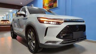 The New 2022 Beijing BAIC X7 Silver Color  Exterior and Interior Walkaround