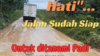 AKSES JALAN YANG SIAP DITANAMI PADI.