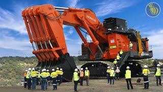 5 Ultra-Large Excavators Working on Another Level