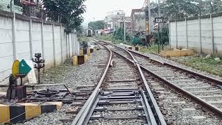 Mengabadikan 1 KA commuter Line dan  KA Papandayan relasi Garut - Gambir