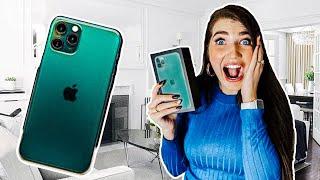 UNBOXiNG the NEW iPHONE 11 pro max  what’s on MY iPhone