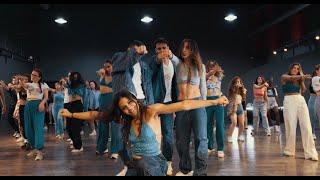 Zeynep Bastık - Ara  Elements of Dance Company  Nazlı Akçay Berke Taşdelen Choreography
