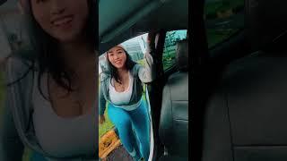 Tanten Sarah Ardhelia goyangan  hot di mobil #shortsvideo