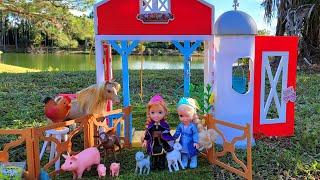 At the farm  Elsa & Anna toddlers - Barbie - cute animals