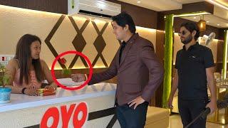 Proposing to lady OYO Manager Prank  by sumit cool dubey  Prayagraj