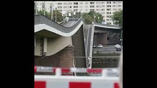 Carolabrücke in Dresden  -  Mit maroder Infrastruktur kennt der Ossi sich aus und bleibt gelassen 