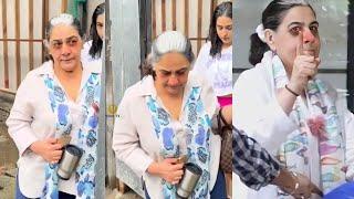 Saif Ali Khans Ex Wife Amrita Singh got Angry for clicking her Picture &Rise Finger to Paparazzi