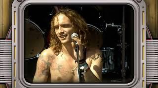 The Darkness - Growing On Me Live at Knebworth 2003