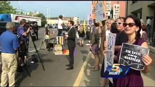 Ky. clerk jailed deputies to issue same-sex marriage licenses