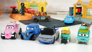 Disney Cars Collection Random Characters Opening On the Road and Easter Buggy